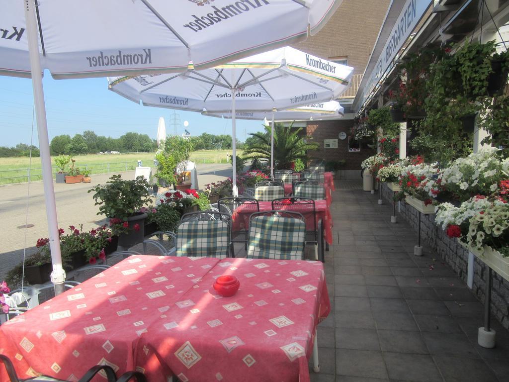 Hotel Restaurant Jonkhans Рийс Екстериор снимка